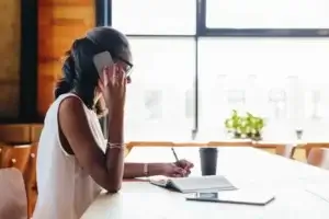 Habits of women who never overspend