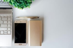 Phone and power bank 