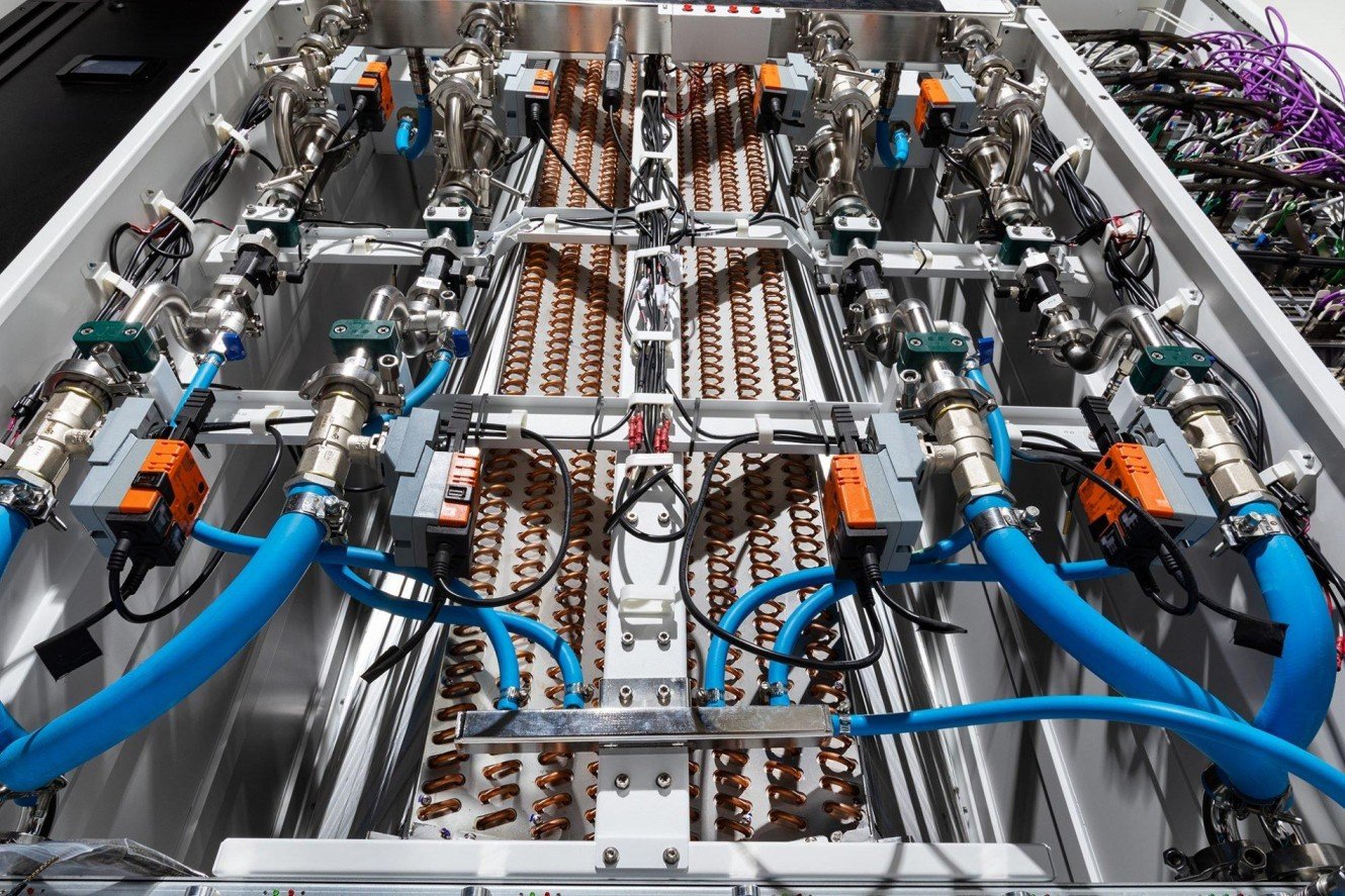 Advanced liquid cooling systems for AI data centers